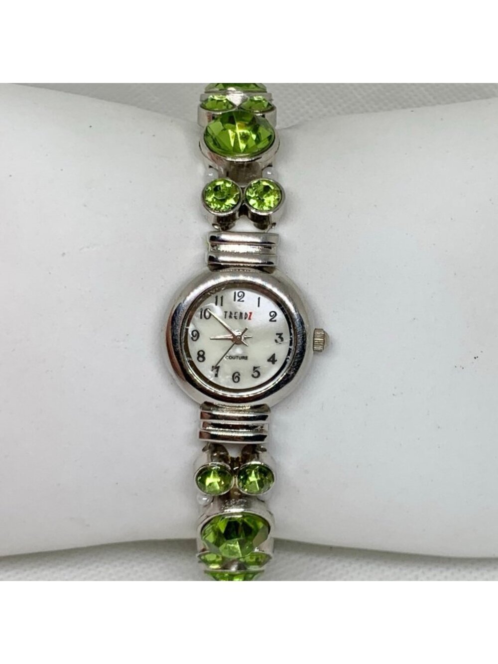 Trendz women’s quartz analog watch 22mm mop dial green stones bracelet running